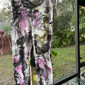 Lululemon abstract leggins size 12 woman